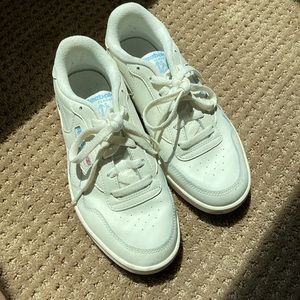 Reebok Sneakers! 👟